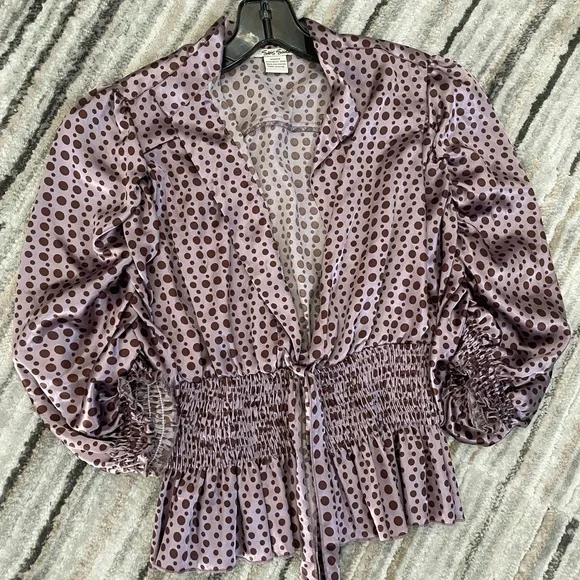 Awesome satin puff sleeve blouse - Small - Picture 5 of 7